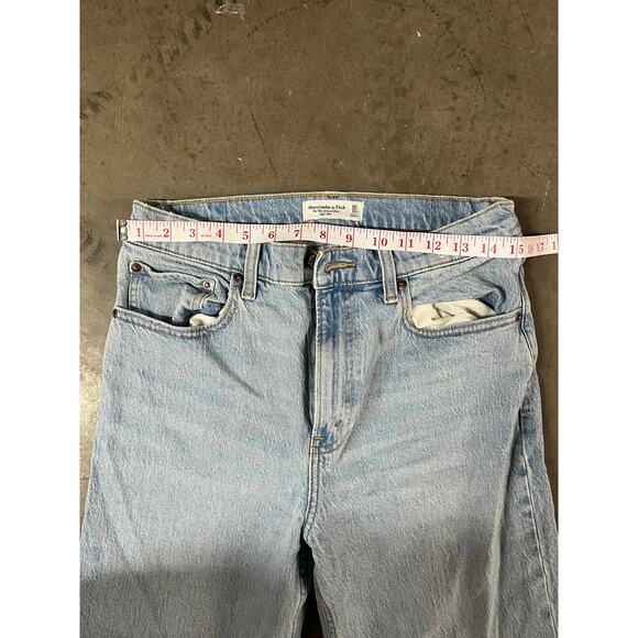 Abercrombie & Fitch - 90s Relaxed Raw Hem / 30XL/ Light wash - Picture 7 of 9
